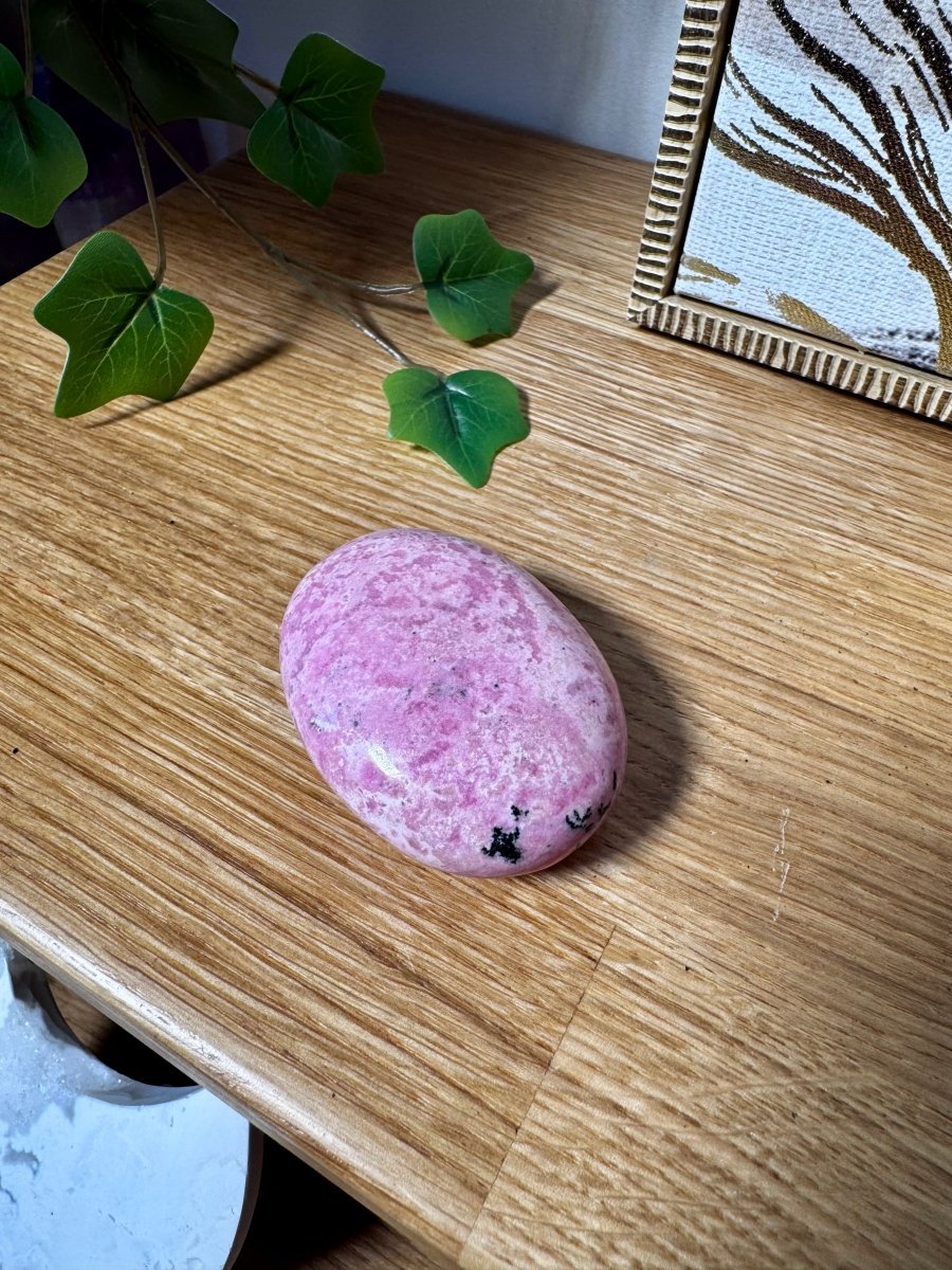 Crystal Palm Stones: Meaning, Uses, and Healing Energy Explained - Crystals & Reiki