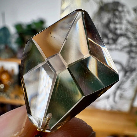 Crystal Shapes Explained: Meanings, Uses, and Healing Energy - Crystals & Reiki