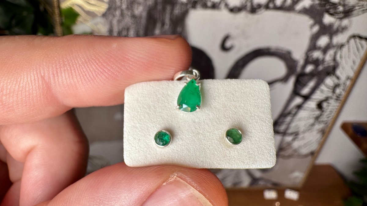 Elegant Emerald drop earrings and a solitaire pendant, radiating love and wisdom. Perfect May birthstone jewellery from Crystals and Reiki UK.