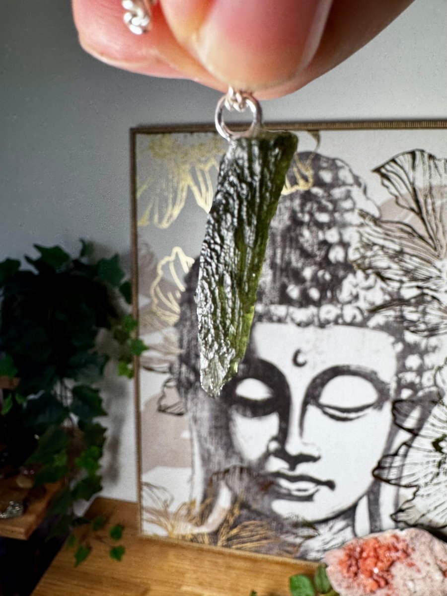 Moldavite Meaning: Spiritual Symbolism and Transformation - Crystals & Reiki