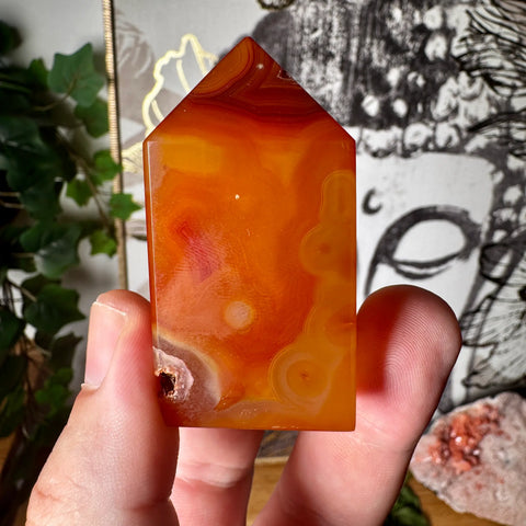 Carnelian tower crystal for sacral chakra healing, creativity, and passion – Crystals & Reiki.