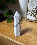 Howlite Point – Peace of Mind & Gentle Spiritual Connection – 72g - Crystals & Reiki