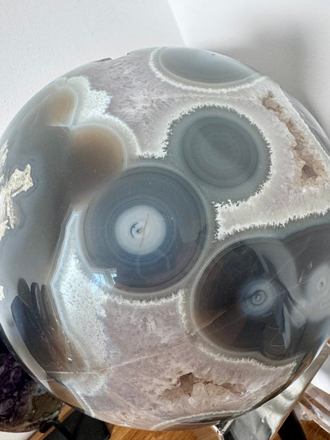 Huge Blue Agate with Amethyst Sphere – Raises Spiritual Vibration – 30kg - Crystals & Reiki