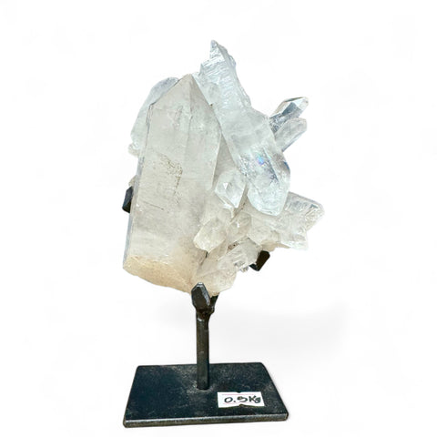 Elegant Quartz Clusters with Display Stands for Home Decor