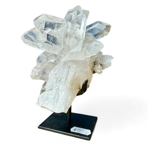 Elegant Quartz Clusters with Display Stands for Home Decor