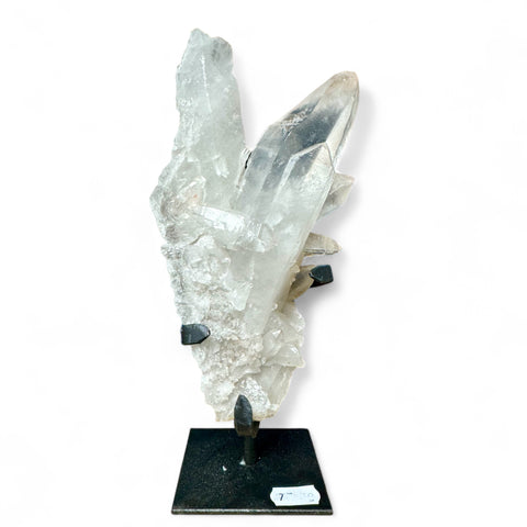 Elegant Quartz Clusters with Display Stands for Home Decor