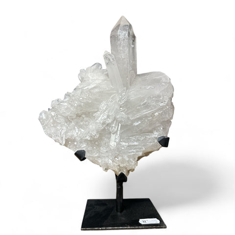 Elegant Quartz Clusters with Display Stands for Home Decor