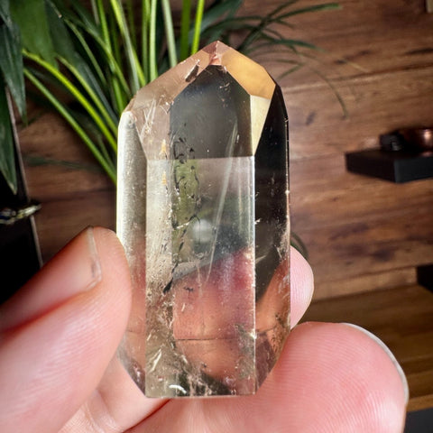 Smoky Quartz Point: Grounding and Energetic Shield – 4.9cm / 45.5g - Crystals & Reiki