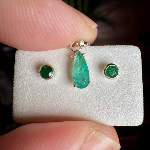 Emerald Pendant & Earring Set: Sterling Silver Elegance - Crystals & Reiki