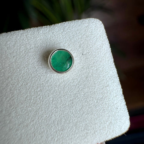 Emerald Stud Earrings: Wisdom and Daily Elegance (925 Sterling Silver) - Crystals & Reiki