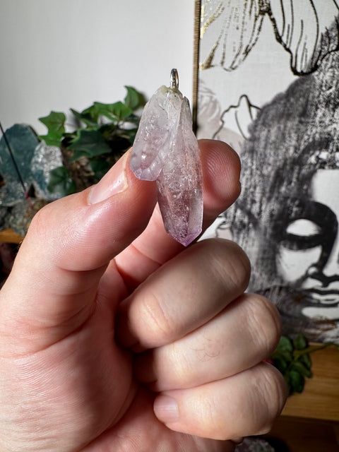 Vera Cruz Amethyst Pendant – Spiritual Alignment & Light Clarity - Crystals & Reiki