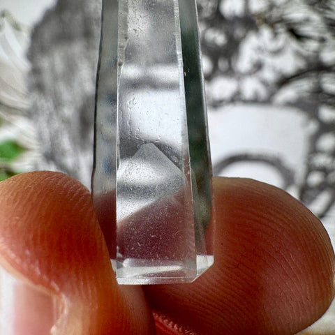 Phantom Lemurian Quartz Point (6.97g) | For Intuitive Flow - Crystals & Reiki